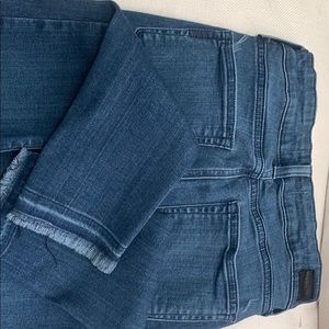 Paige Hoxen Ankle Peg rough hem jeans